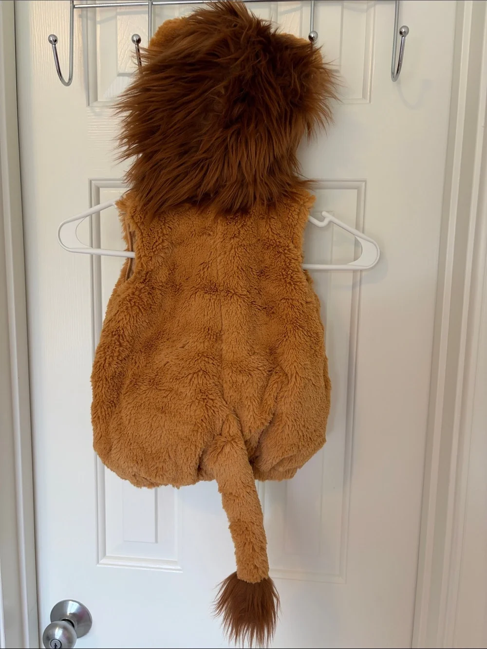 EUC 6-9m LION!! plush and “stuffed”! Lion Costume Vest with Hood - Brown